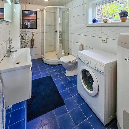 Дом отдыха 3 Bedroom Stunning In *